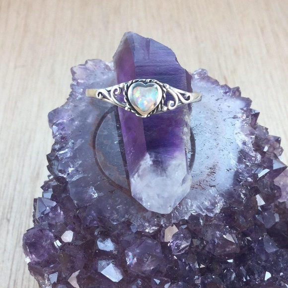 Opal Heart Ring - Picture 3 of 4